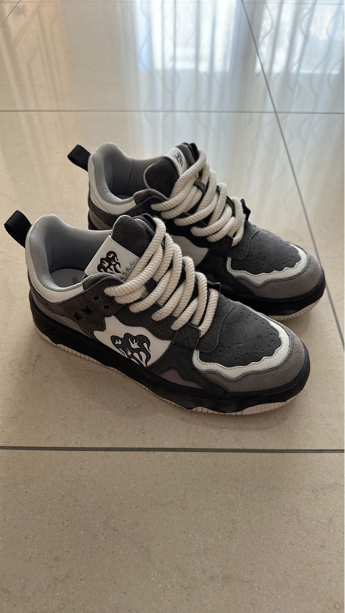 Scarpe da uomo: Stylische Sneakers Gr. 41 – Usato da Freienstein venduto da Ale_47_2