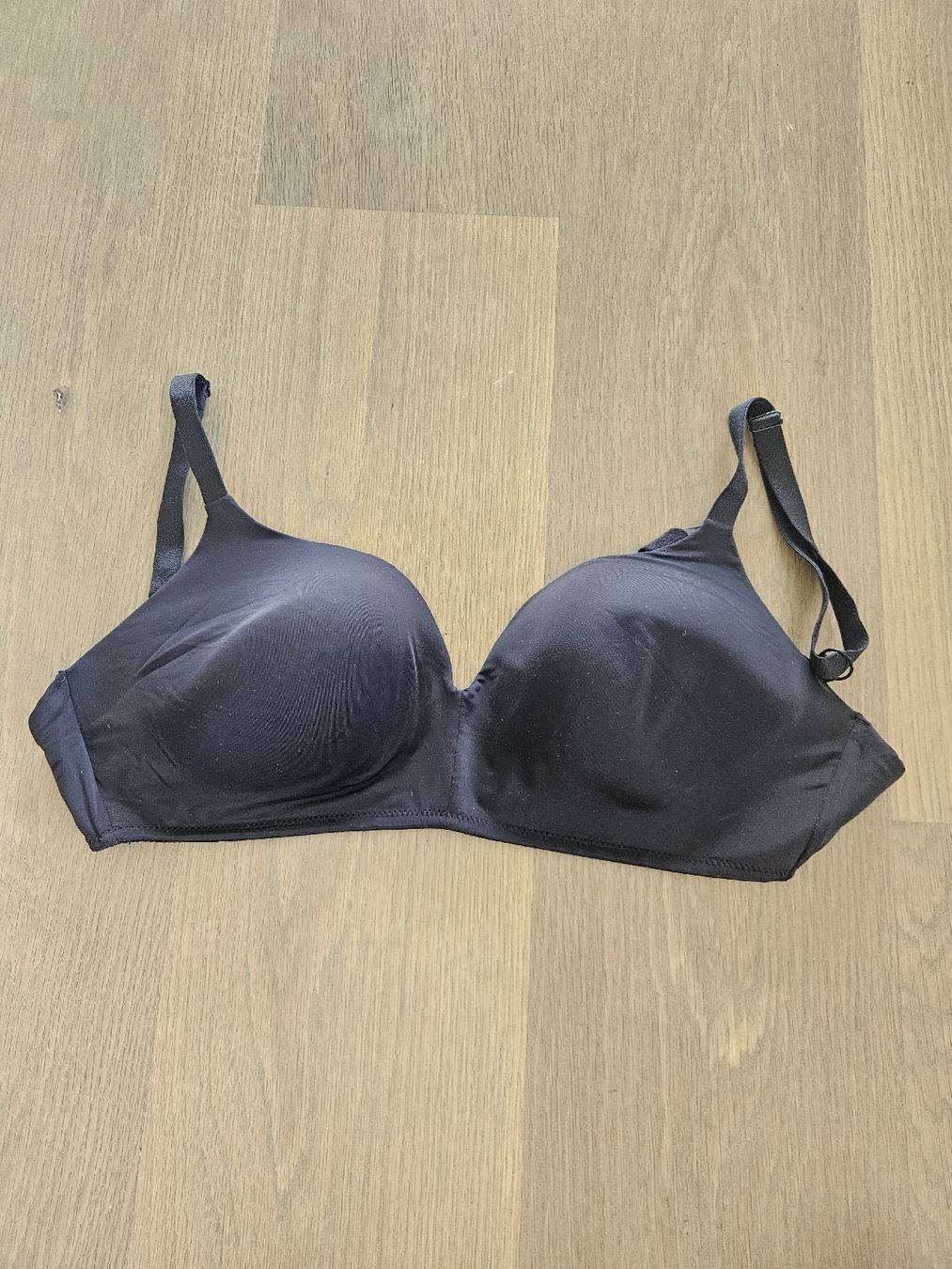 Autres dessous: Damen BH schwarz Grösse 80D – D'occasion à Rüschlikon par zzz1234