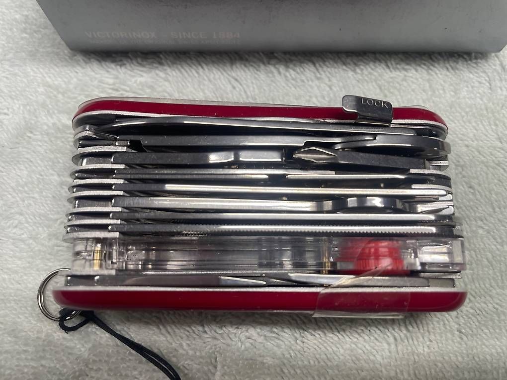 Victorinox Coltelli tascabile: Victorinox Evolution S54 (2.5393.SE) Fabrikneues Multitool – Nuovo e nell'imballaggio originale da Willerzell venduto da Eluchs 1