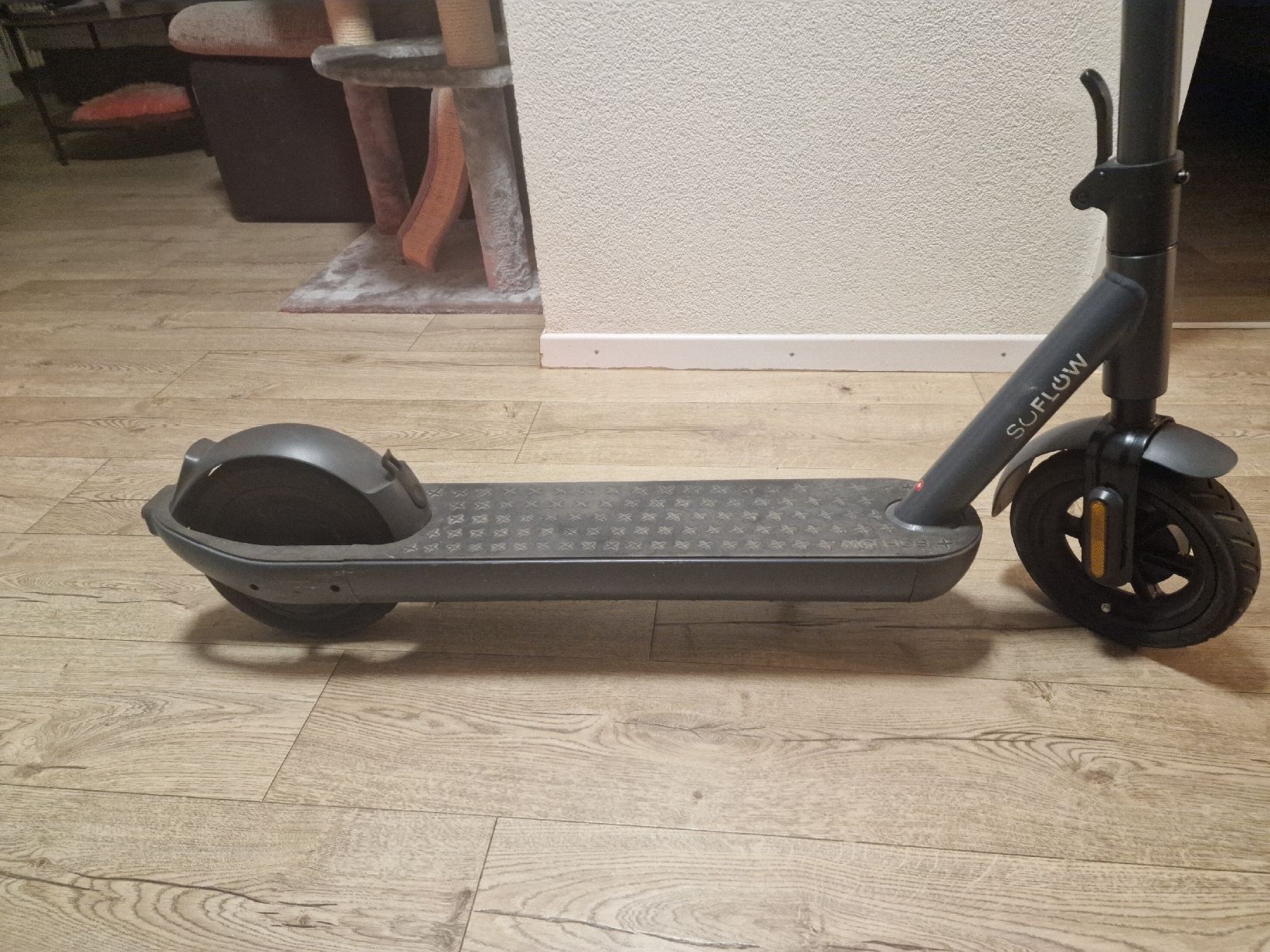 Scooters: E-Scooter SoFlow grau gebrauchter Zustand  – Gebraucht aus Reinach AG von can_yd6l 1