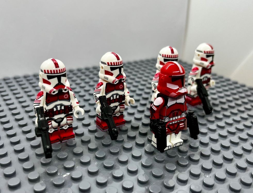 Star Wars Kit di costruzioni: Clone Wars Commander Fox & 4 Coruscant Guards Minifiguren – Nuovo (secondo la descrizione) da St.Gallen venduto da Jamaruqua 1