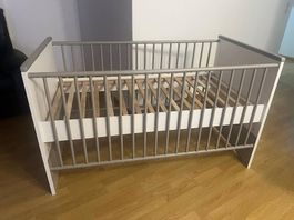 Wickelkommode undKombi-Kinderbett mit Umbauseiten + Matratze