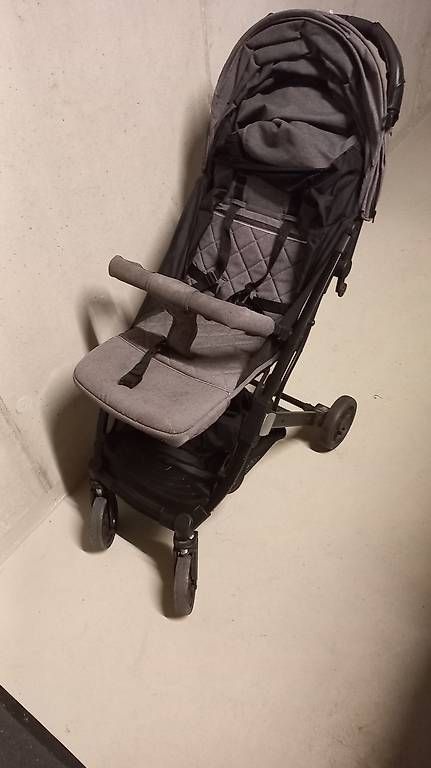 Carrozzine: A vendre Poussette – Usato da Val-d'Illiez venduto da mar_v8tq 1