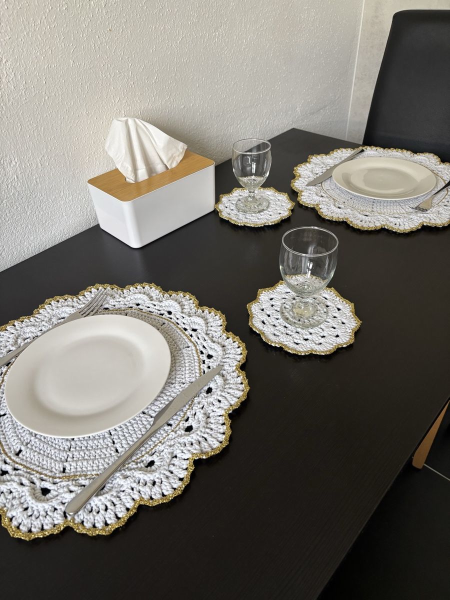 Set di tavolo e panche: Platzset/Tischunterlagen/Platzdeckchen/Häkeldecke – Nuovo (secondo la descrizione) da Grenchen venduto da mar_hhk8 2