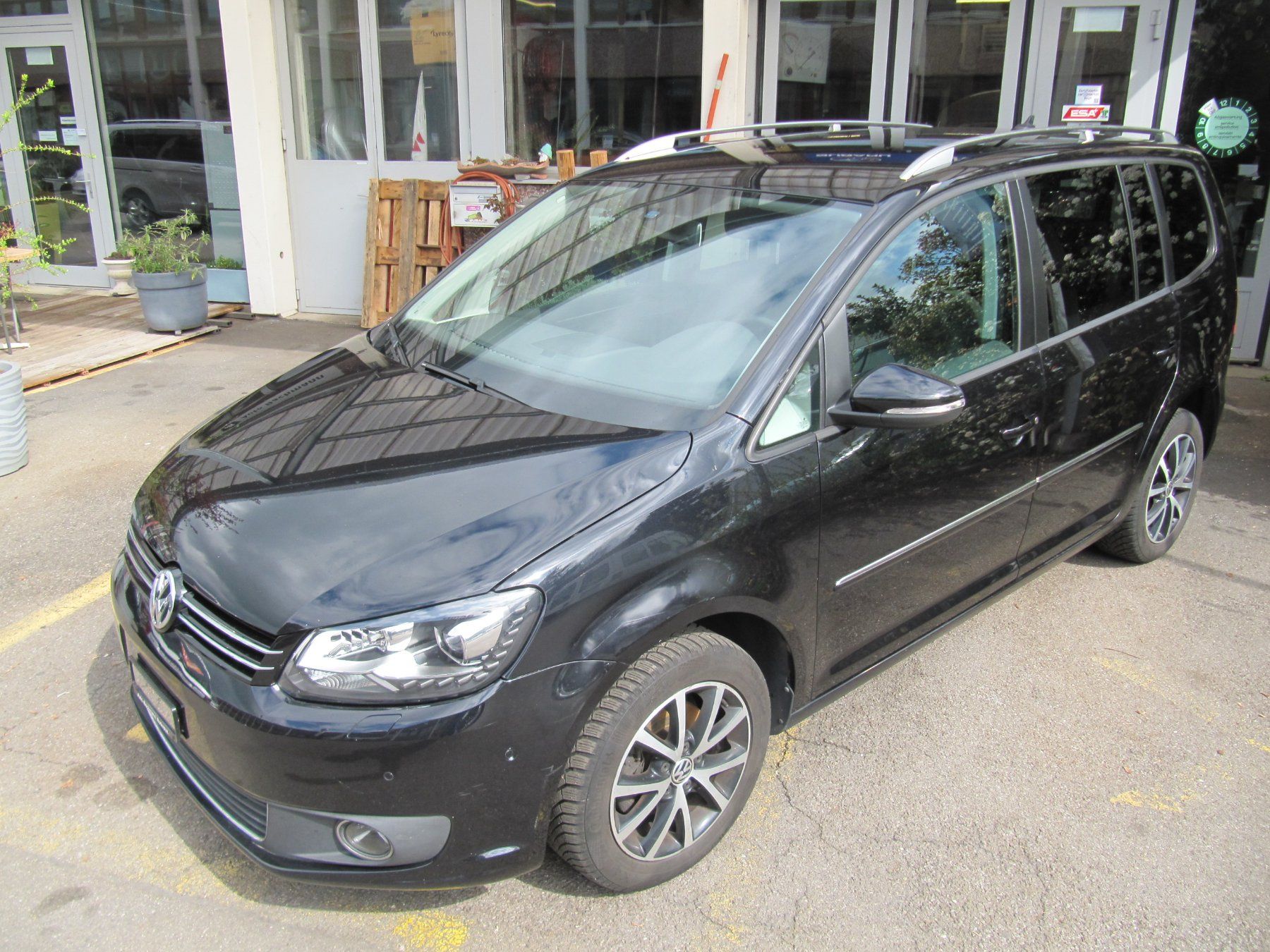 VW Automobili: VW Touran 1.4TSI   7 Plätzer – Usato da Rotkreuz venduto da auto-bachmann