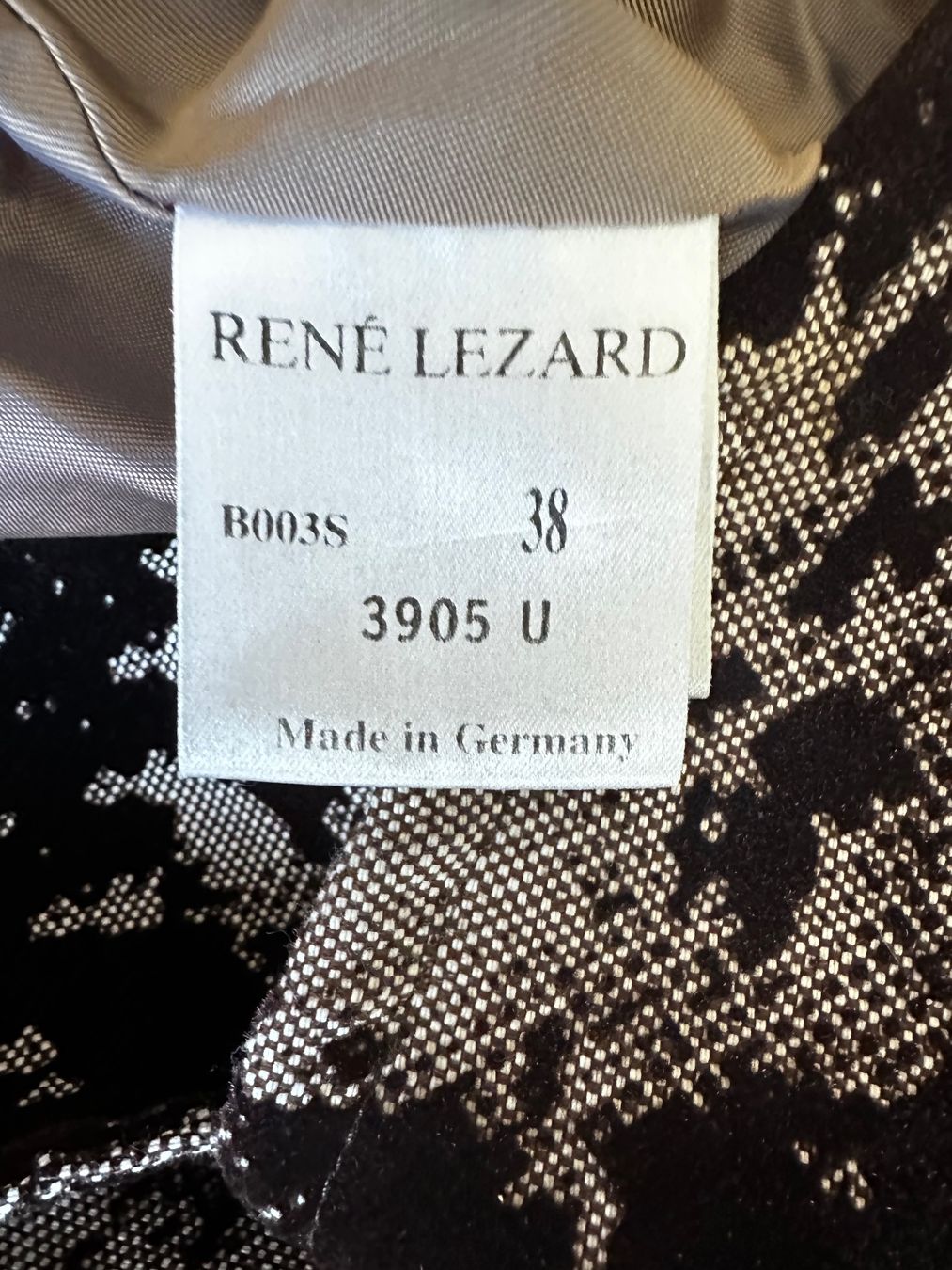 Jacken: René Lezard Jaquard Samt Blazer Damen 38 – Gebraucht aus Liestal von Ballybs 3