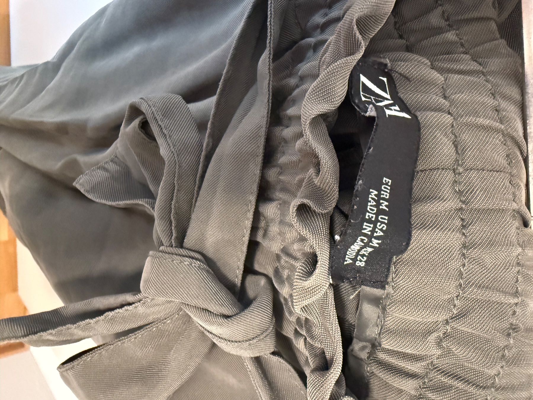 Zara Pantalons: Zara - Paperbag Hose - khaki - M – D'occasion à Zug par tami12 4