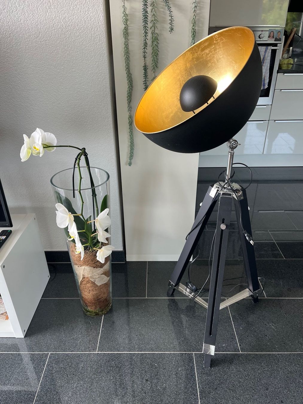 Lampen: Stehlampe Gold / Schwarz – Gebraucht aus Moosleerau von MiBan