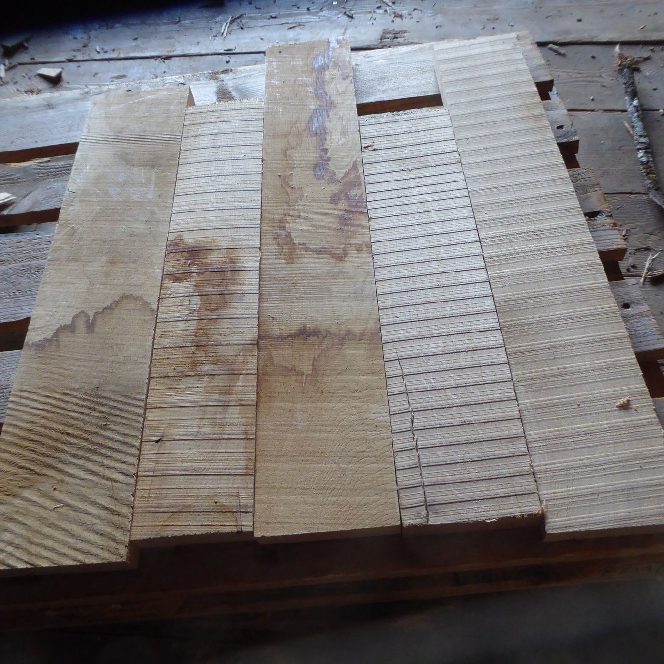 Articoli in legno: Eichenbretter 3 cm – Nuovo (secondo la descrizione) da Sumiswald venduto da Hennri1