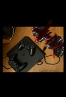 Playstation 4 mit 500 GB & 2 Controller