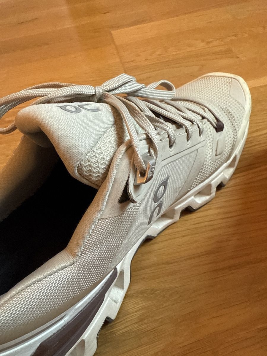 On Scarpe da donna: On Schuhe Grösse 40 – Usato da Ottikon venduto da Domito 6