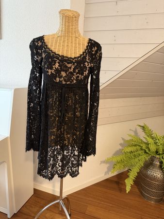 GUCCI Spitzenkleid schwarz Grösse S Made in Italy 46 Zeichen
