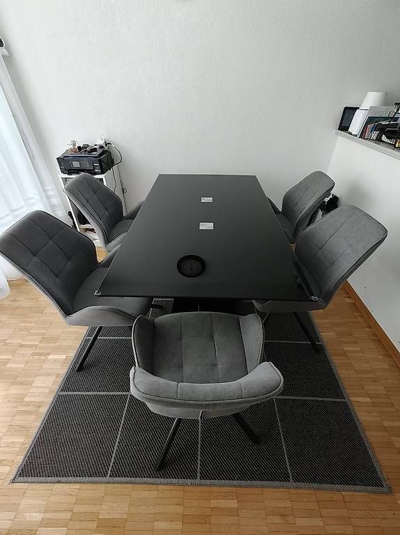 Conforama Tischset: Tisch mit Stühle – Gebraucht aus Hombrechtikon von kami667 1