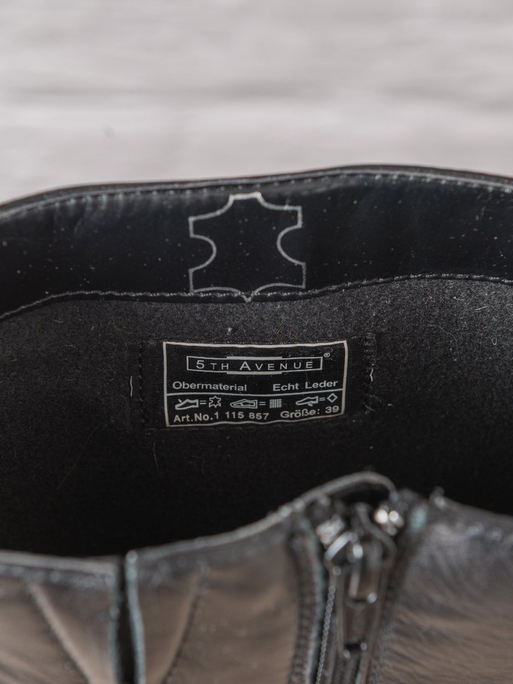 Dosenbach Damenschuhe: Schwarze Leder Stiefel, 5th Avenue, Grösse 39, mit Spanner – Gebraucht aus Ziefen von sin_2chk 6