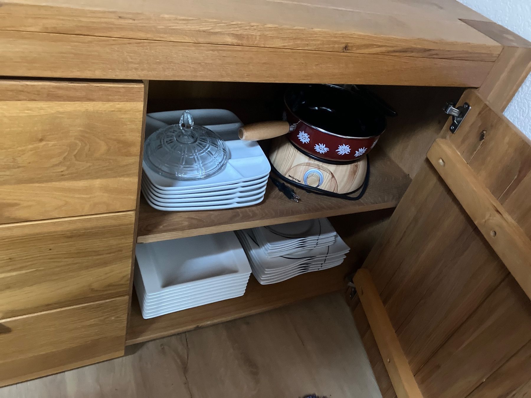 Cassettiere: Schönes Sideboard – Usato da Riken AG venduto da fle_h6d7 1