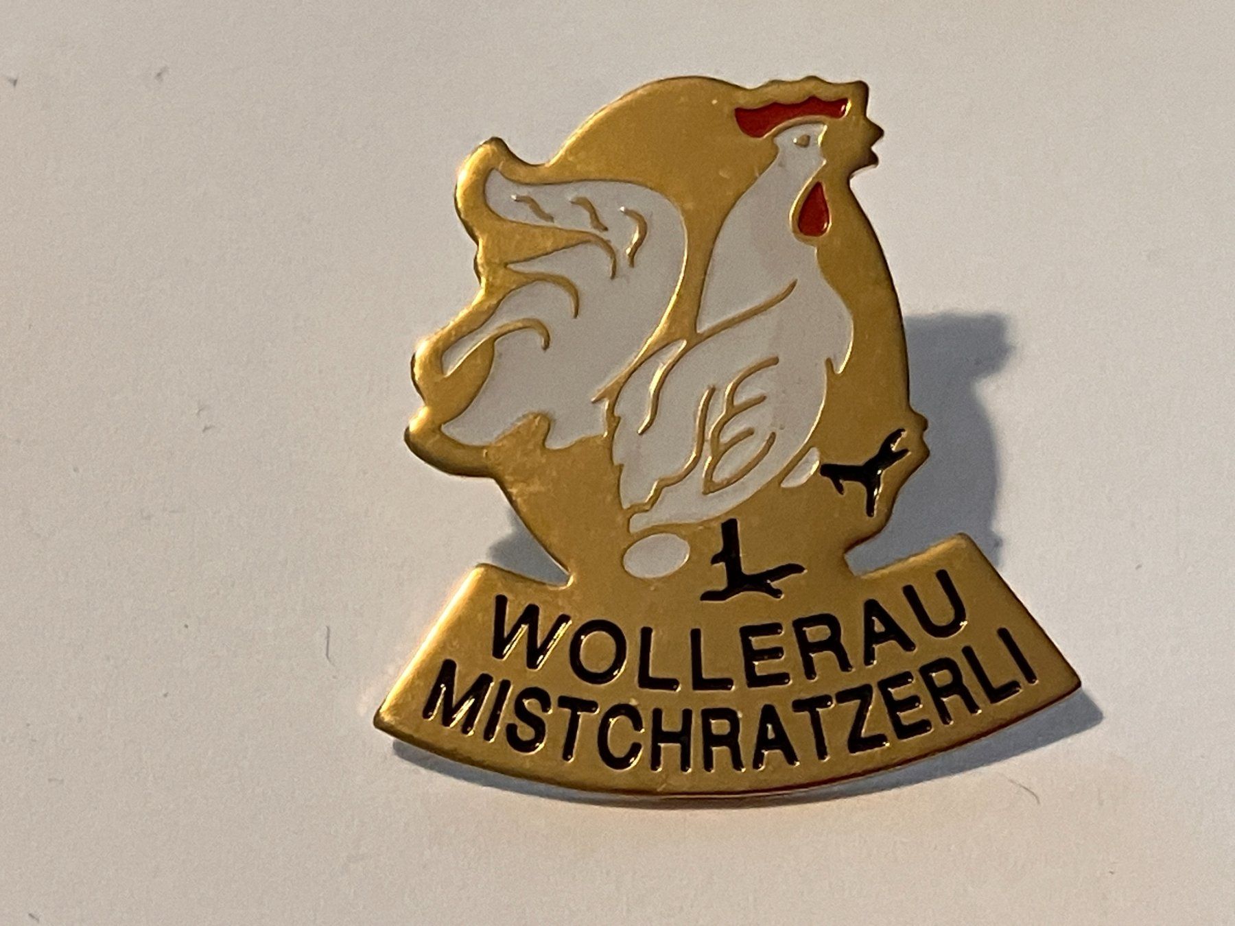 Placchette & Badge: 1 Pin Wollerau Mistchratzerli – Usato da Basel venduto da djwwpp