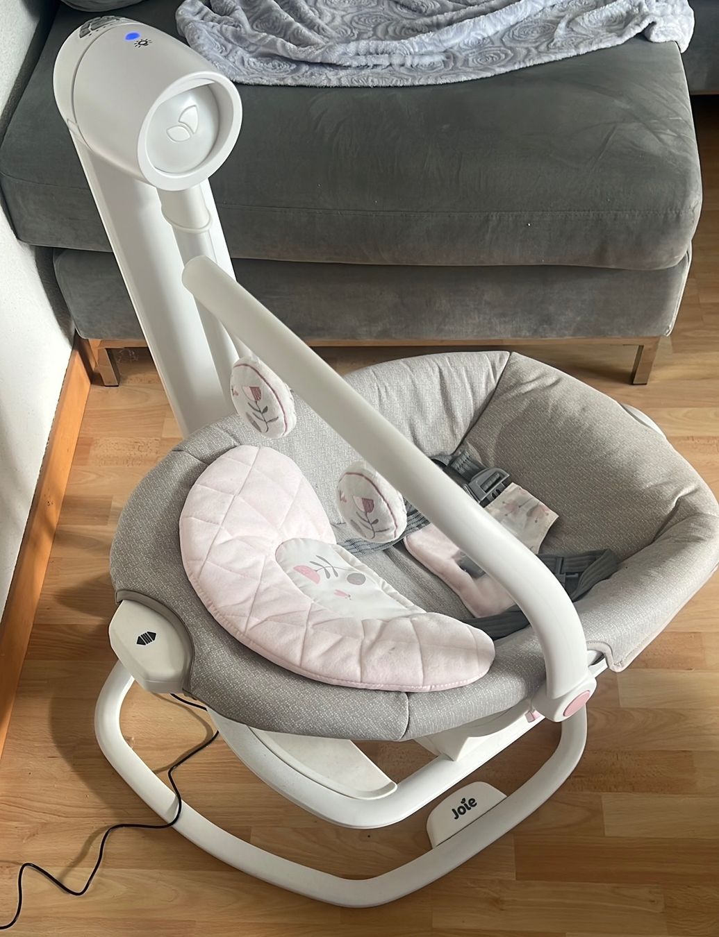 Elektrische Babyschaukel Joie Serina 2in1  Top Zustand  (Neu (gemss  Beschreibung)) in Dbendorf fr CHF 90  nur Abholung auf Ricardo kaufen