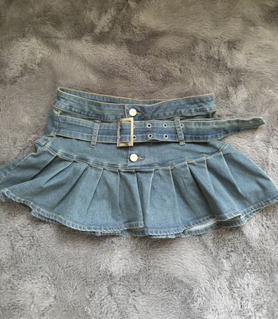 Denim Pleated Skirt with Belt Size L