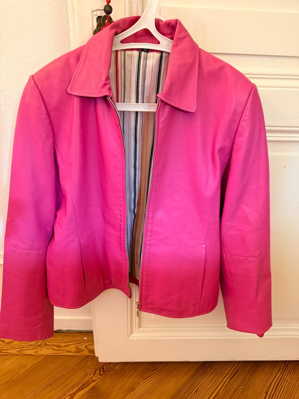 Jacken: Rosa Lederjacke – Gebraucht aus Genève von mar_g5r2