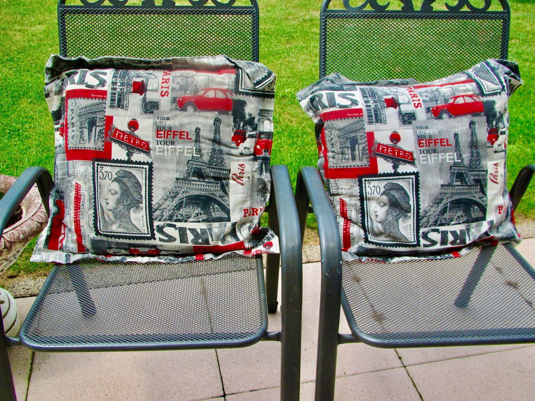 Cuscini: 2 COUSSINS DE DECORATIONS PARIS – Usato da Murten venduto da Selliot