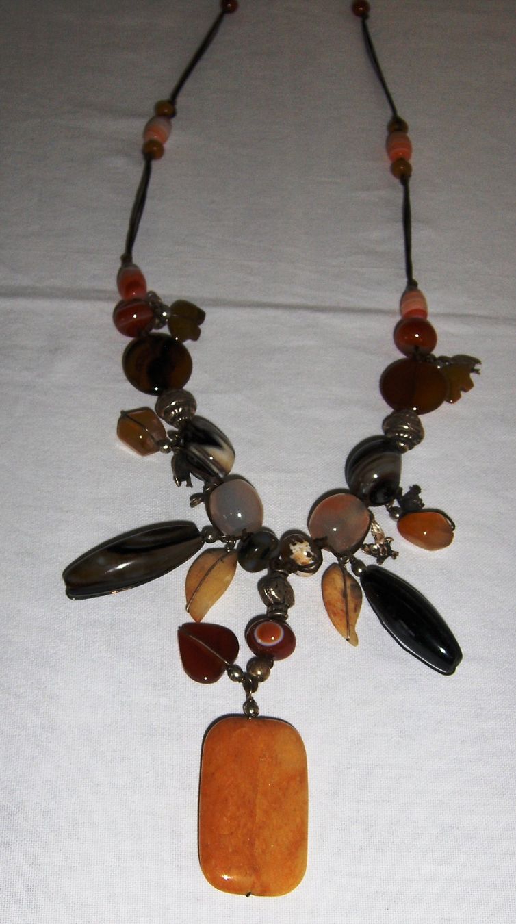 Catenine: Originelle lange Kette mit diversen Steinen – Usato da Dübendorf venduto da alracfo 5