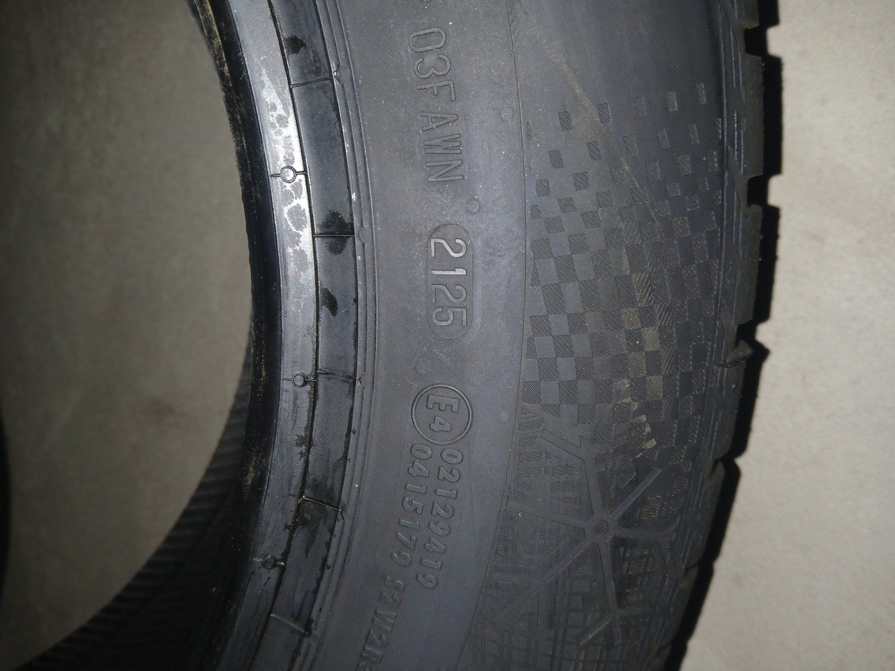 Continental Pneus & Roues: Winterpneu Continetal – D'occasion à Epauvillers par Cello1966 3