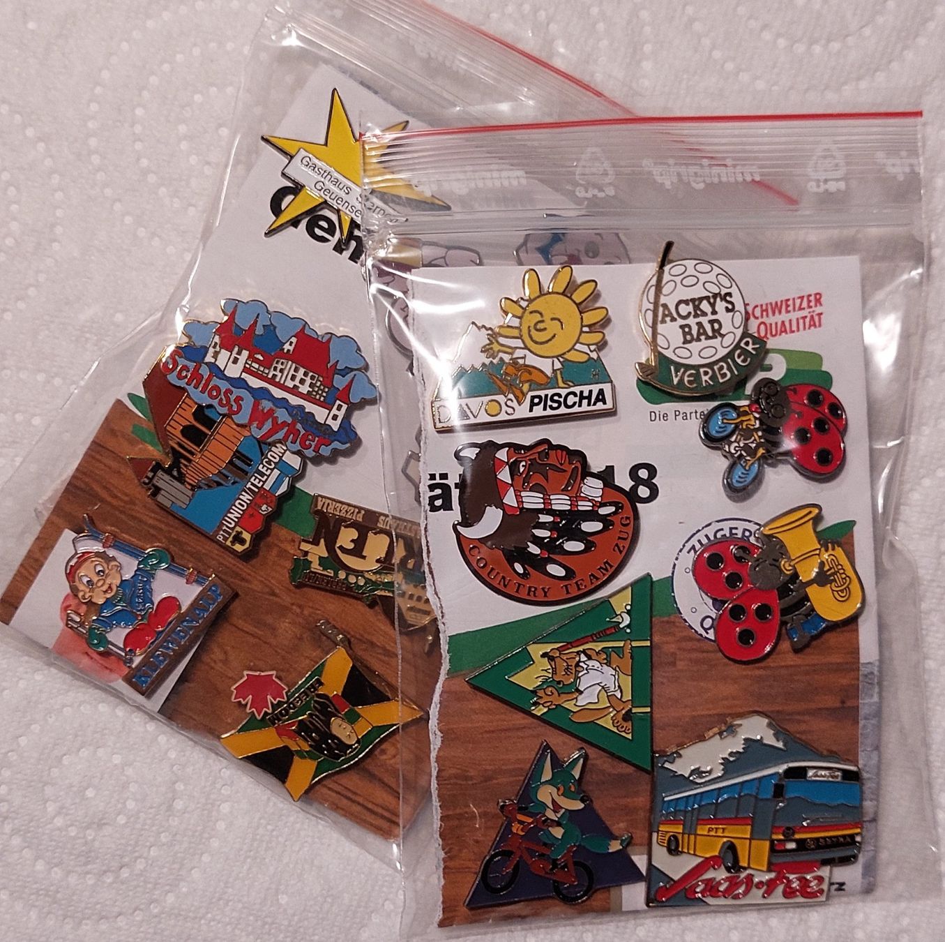 Plaketten & Abzeichen: Pins "Kunterbunt" (26) – Neu (gemäss Beschreibung) aus Rotkreuz von JustForSale 5