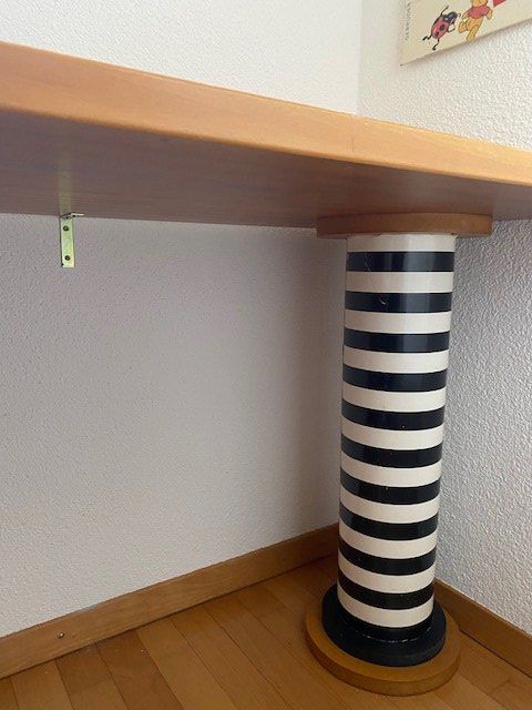 Interio Bureaux: Interio Schreibtisch – D'occasion à Balzers par mandro 1