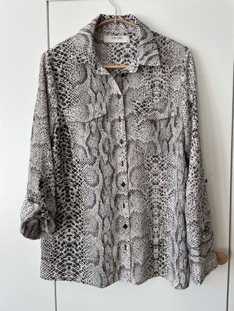 STUDIO ONLY Bluse Hemd Gr. 36 Schlangenmuster Snake Print