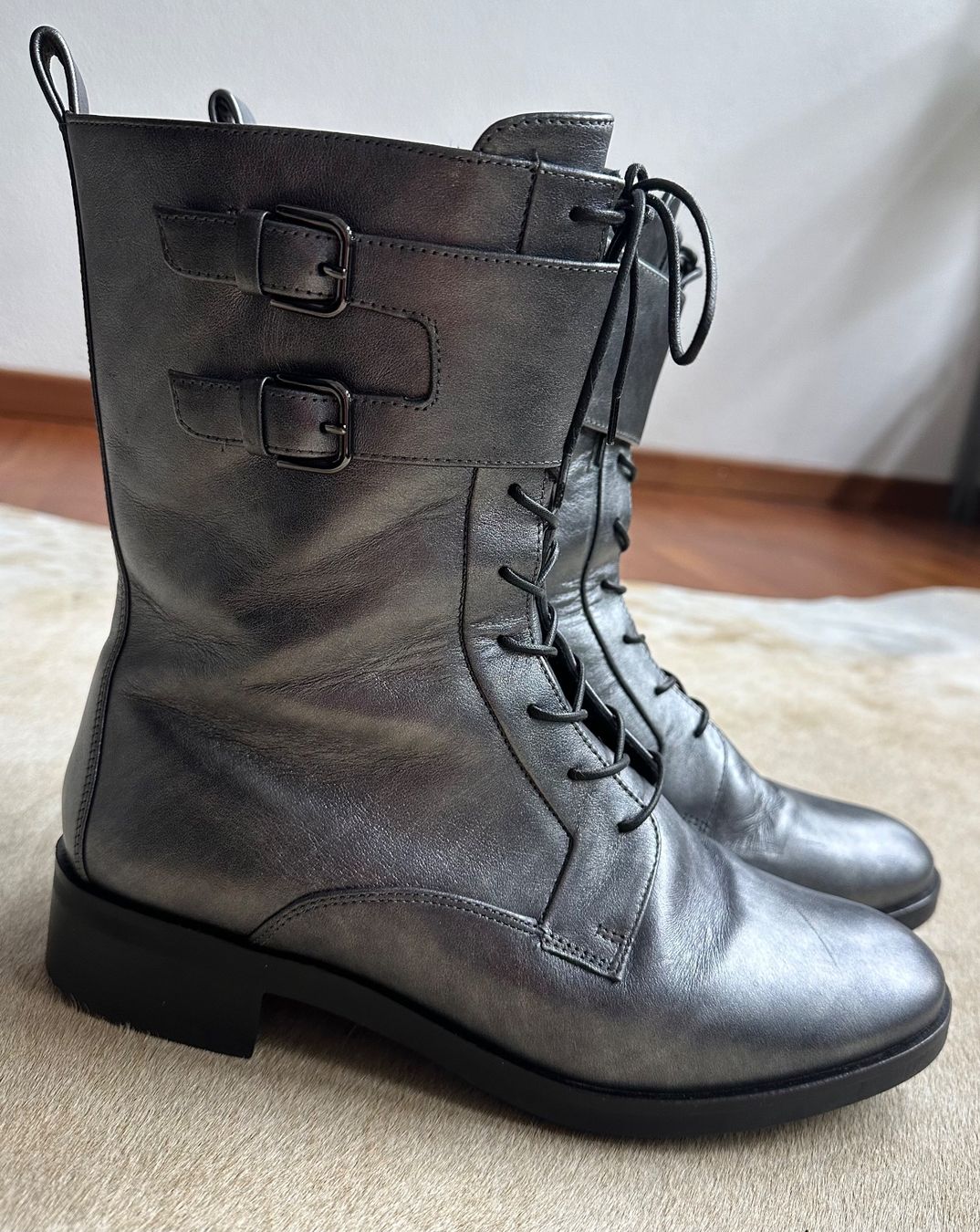 Högl Damenschuhe: Högl silberne Stiefeletten Gr. 40/41 – Gebraucht aus Muri AG von engelsherzli 1