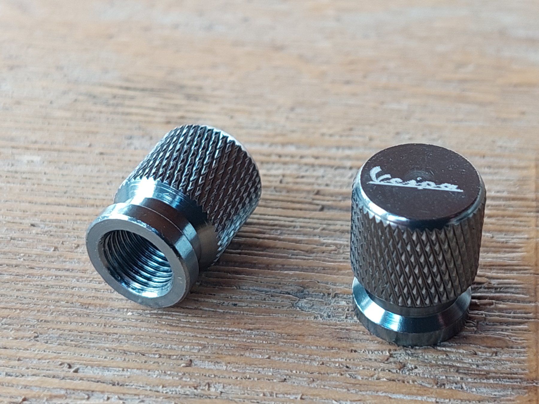 Vespa Tutti i ricambio per moto: Ventildeckeli Ventilkappen Vespa – Usato da Zürich venduto da makimakimak 1