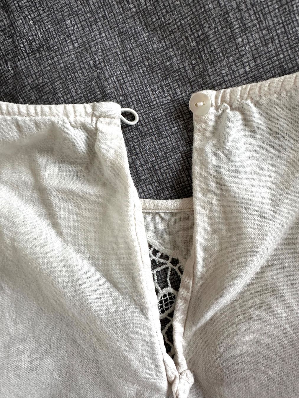 Mango Vestiti: Sommerliches Kleid mit Spitze von Mango – Nuovo (secondo la descrizione) da Haldenstein venduto da enie123 3