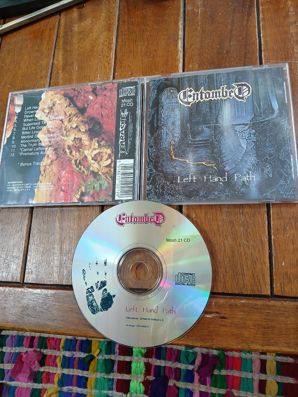CD: entombed- left... – Usato da St-Cergue venduto da VeganWarrior