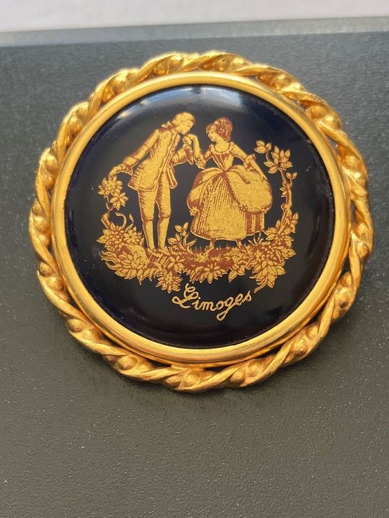 Broche Ancienne En Porcelaine De Limoges - Vintage, Motif Femme, Monture Cuivre, Occasion