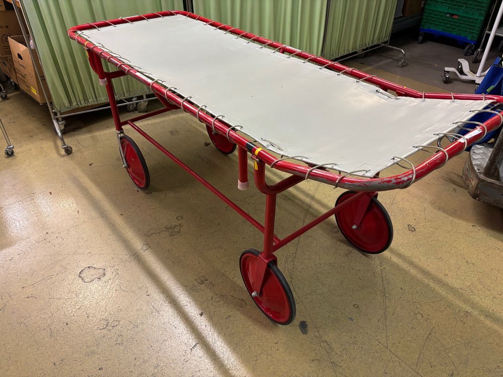 Notliege Designklassiker (Gebraucht) in Basel für CHF 1 – nur Abholung ...