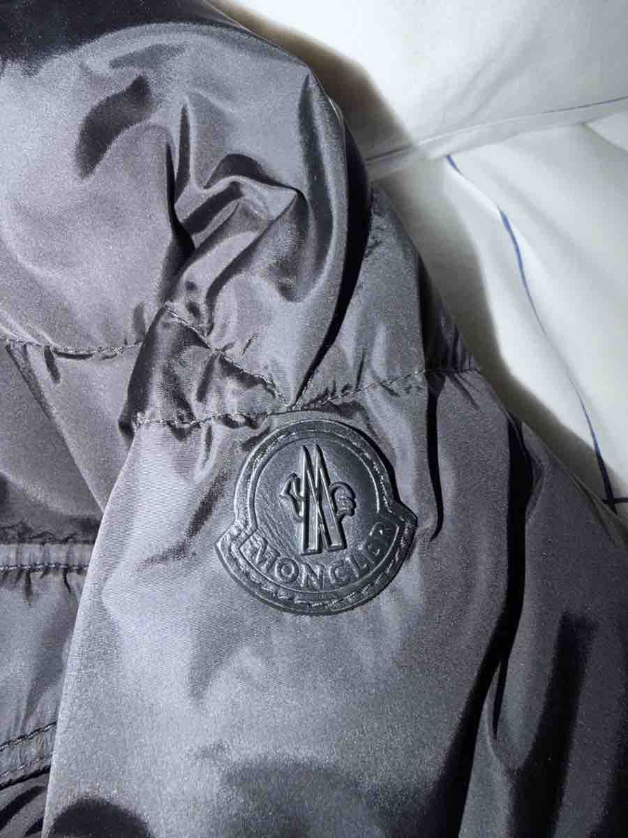 Moncler Giacche: Moncler Down Jacket Black Size M in Acceptable Condition – Usato da Rüschlikon venduto da Karl.Stanau 1