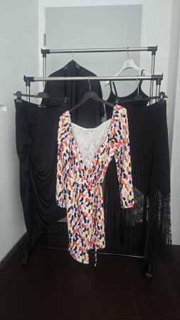 Kleiderpaket "Abendkleider" Gr.M Guess, Victoria's Secret