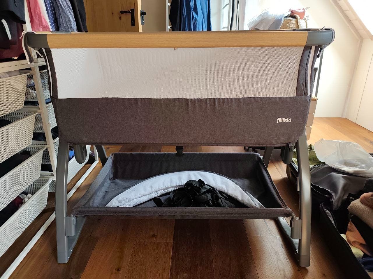 Fillikid Culle: Fillikid baby bed side sleeper – Usato da Horgen venduto da atypicalsine