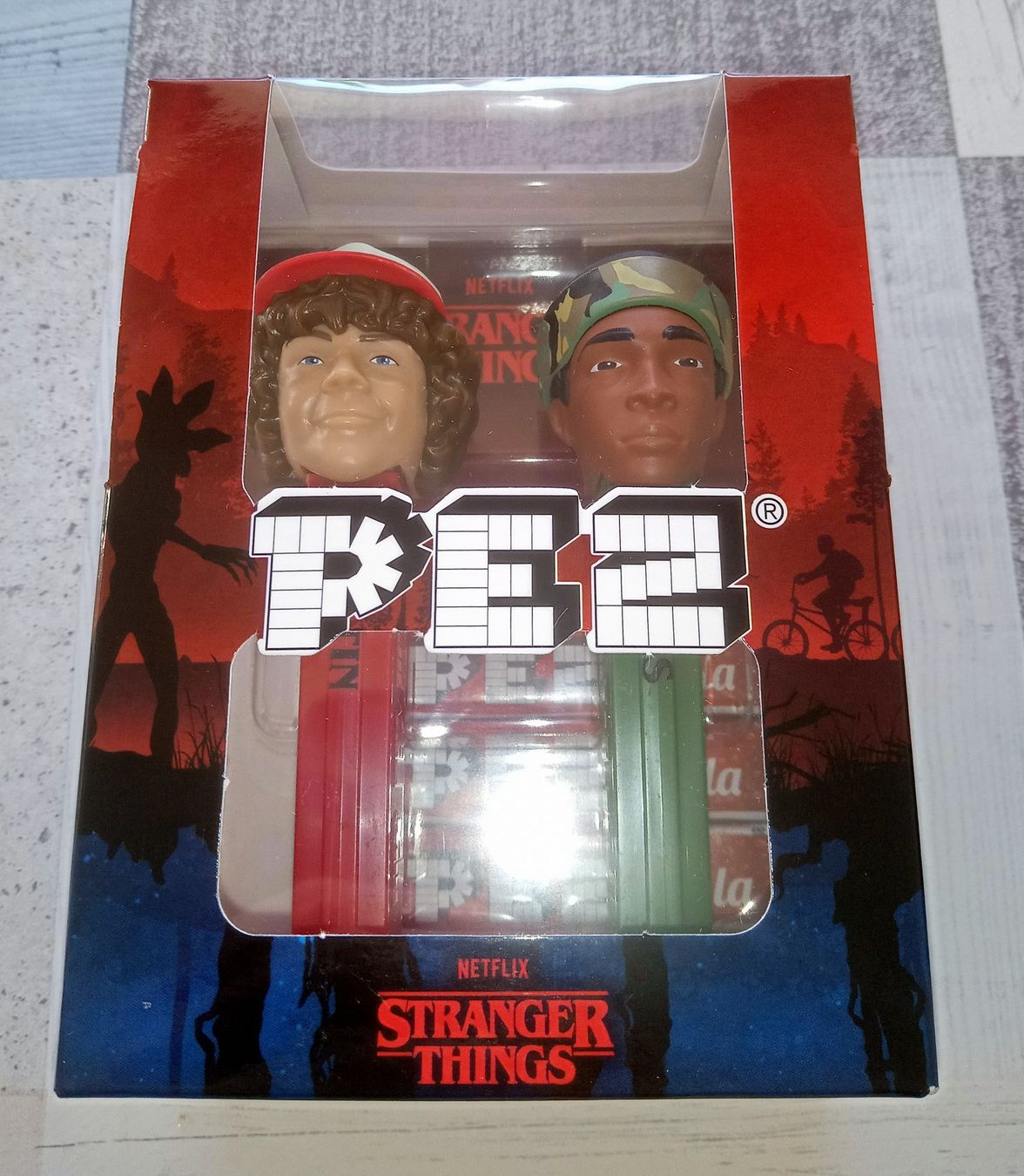 Pez Figuren: PEZ Spender - Stranger Things - Dustin & Lucas - 4P Bonbons – Neu (gemäss Beschreibung) aus Brunnadern von -Amarilis-