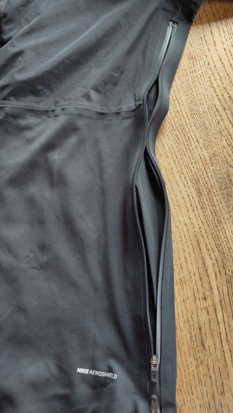 Nike Giacche: Nike Aeroshield Frauenjacke – Nuovo (secondo la descrizione) da Cumbel venduto da anj_b8wj 5