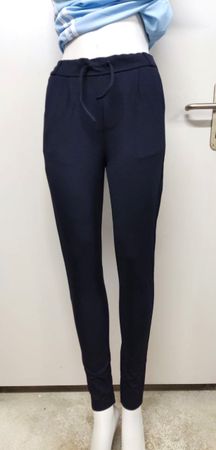 Hose Jogginghose mit Kordel 146 NEU