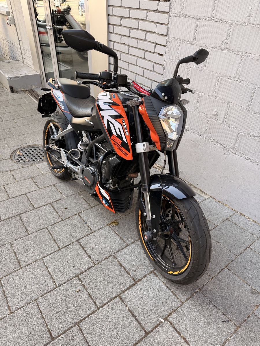 KTM Strasse: KTM 200 Duke – Gebraucht aus Kirchleerau von kekev 1
