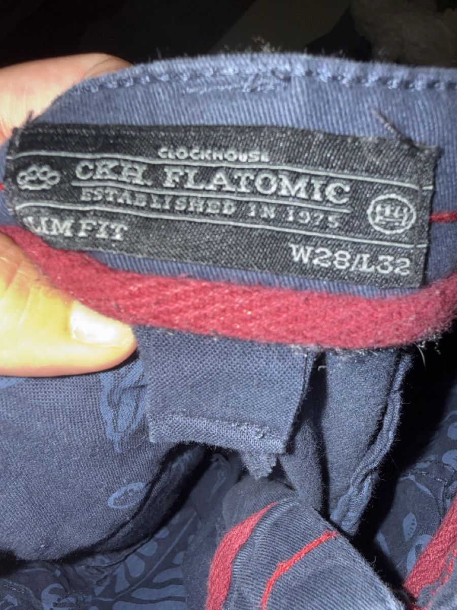 Pantaloni: Pantalon bleu Clockhouse.  – Usato da Cartigny venduto da Kelly.11 2