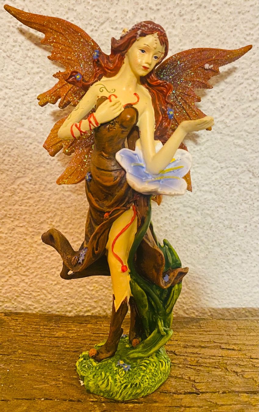 Statuette: Elfe 18cm - Neu – Nuovo e nell'imballaggio originale da Zäziwil venduto da Emlea