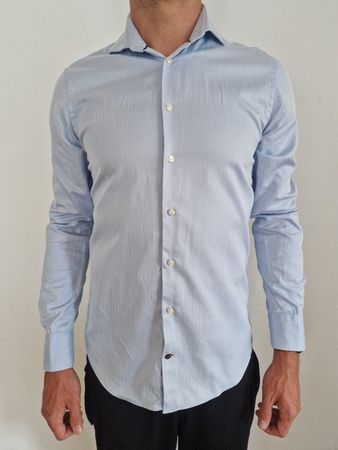 2 Tommy Hilfiger Herren Hemden Grösse M/L