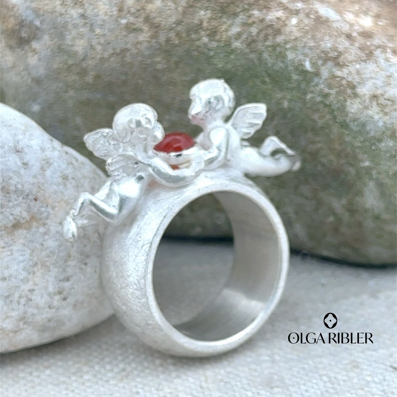 Olga Ribler Anelli: Silber Ring 925 mit Engeln und Carneole Grösse 55 – Nuovo (secondo la descrizione) da Luzern venduto da Schmuckoutlet 1