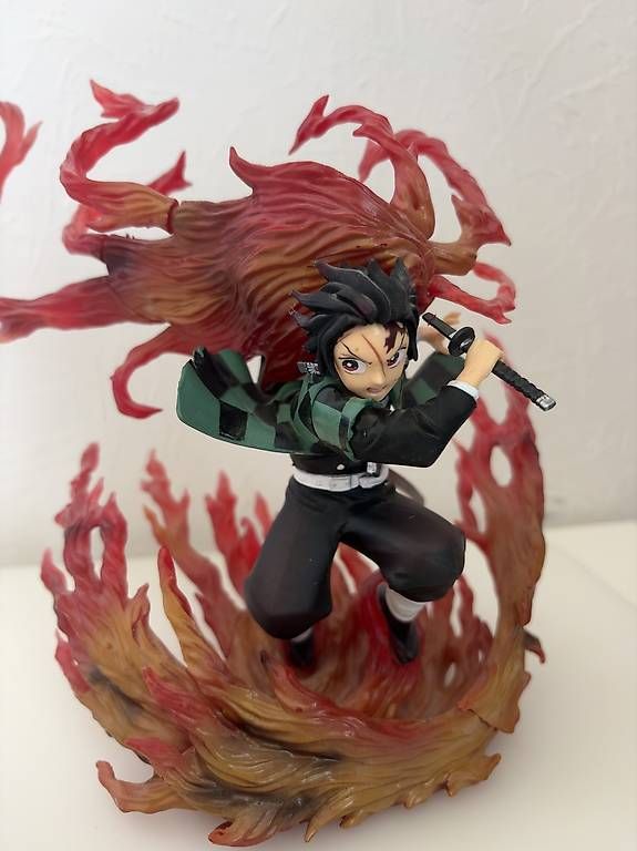 Statuette: Figurine demon slayer Tanjiro  – Usato da Chavannes-de-Bogis venduto da bla_7nrp