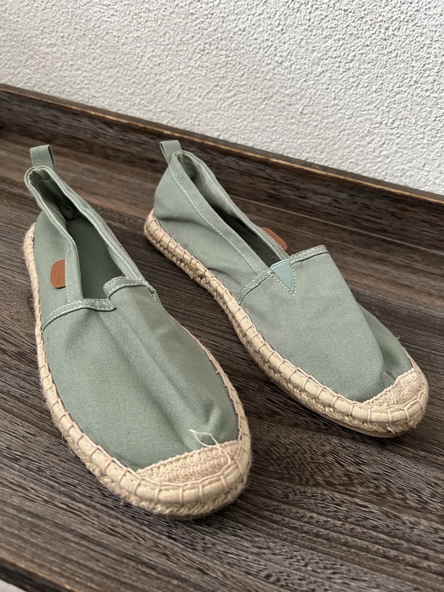Chaussures femmes: Sommer Espadrilles, hellgrün  Neu  – Neuf (Voir description) à Beringen par Sternli650