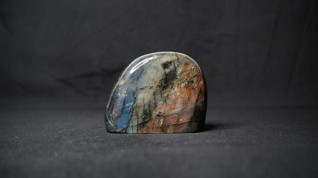 Minerali & Pietre curative: Labradorite en forme libre (239g) – Nuovo e nell'imballaggio originale da Granges-Marnand venduto da MineralEclat 1