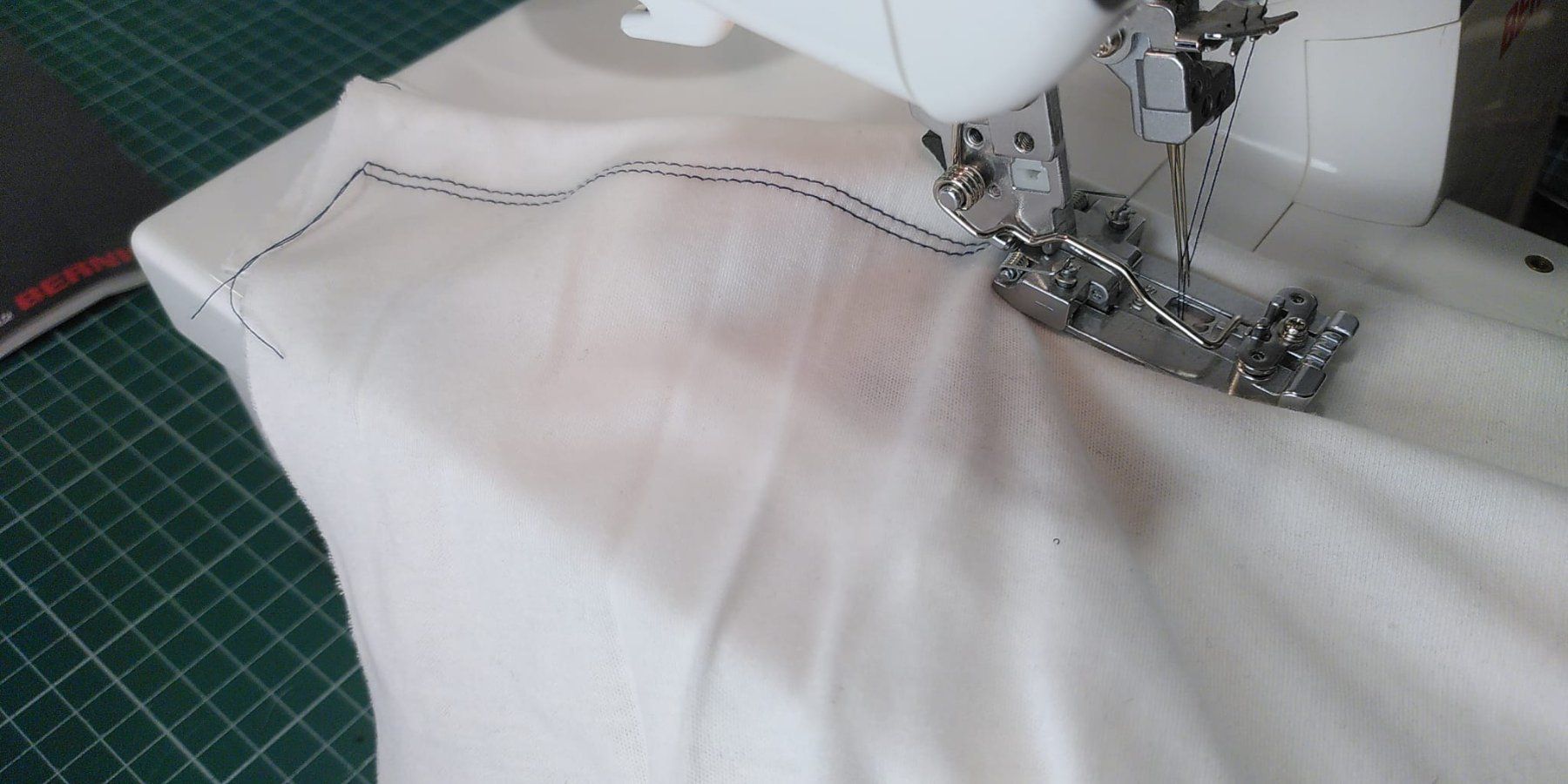 Bernina Macchine da cucire: Bernina Coverlock L220 – Usato da Basel venduto da Novecento01 6